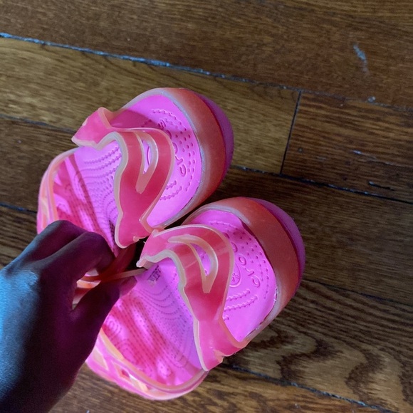 Crocs Huarache Fuchsia & Grapefruit Cross Strap Sandals SIZE J5 - Picture 7 of 7